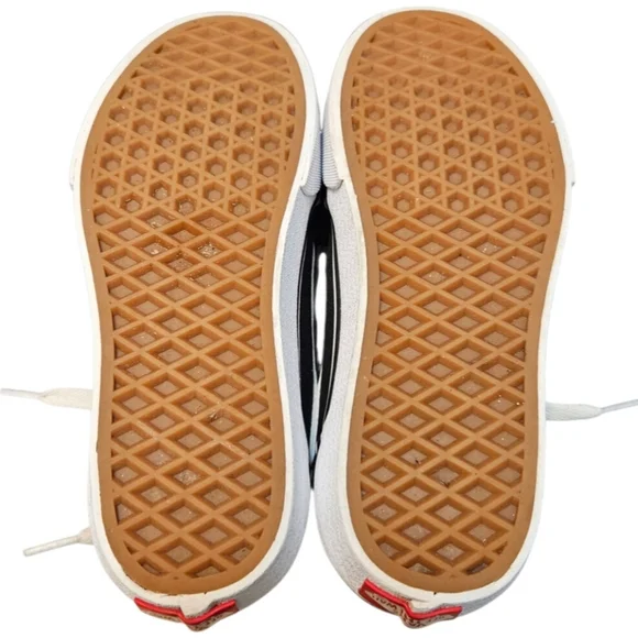 EUC Vans Old Skool Sneakers Black & White Low Top Canvas Skateboard Youth Size 3 - Picture 4 of 5